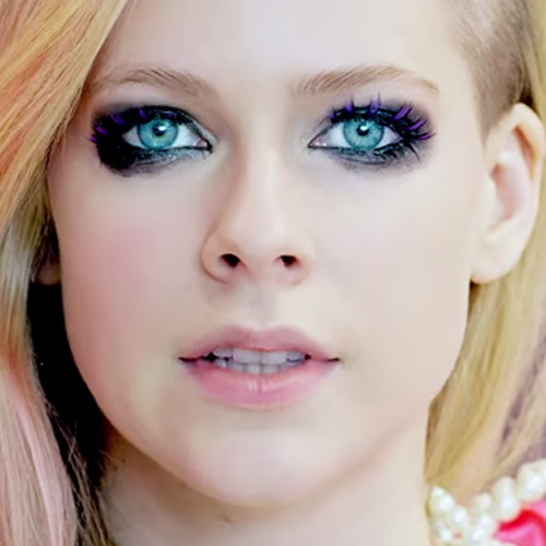 Avril Lavigne Makeup.