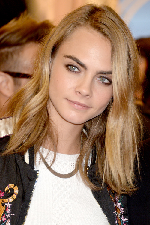 Cara Delevingne Wavy Light Brown Bob Hairstyle | Steal Her Style