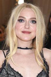 Dakota Fanning's Hairstyles & Hair Colors 