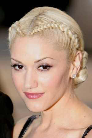 Gwen Stefani's Hairstyles & Hair Colors | Steal Her Style
