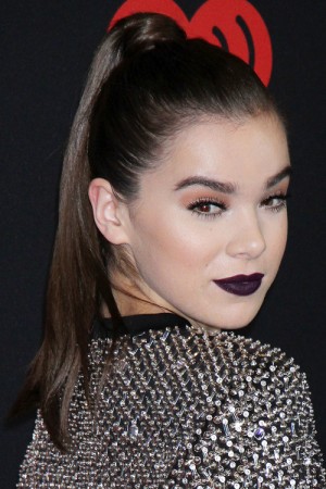 Hailee Steinfeld's Hairstyles & Hair Colors | Steal Her Style | Page 4