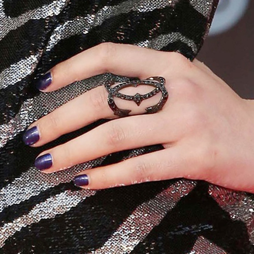 Hailee Steinfeld Red Nails | Steal Her Style