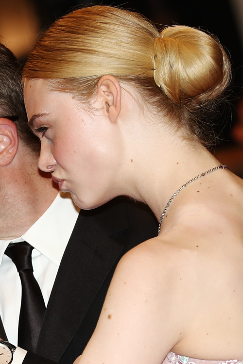 Elle Fanning Straight Honey Blonde Bun Hairstyle Steal Her Style elle-fanning-straight-honey-blonde-bun-hairstyle-steal-her-style