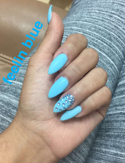 34 Celebrity Turquoise Nail Polish Photos | Steal Her Style