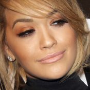 Rita Ora Makeup: Purple Eyeshadow & Pale Pink Lipstick | Steal Her Style