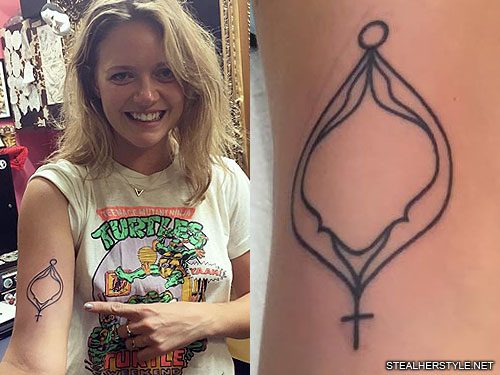 8 Celebrity Female Symbol Tattoos | Steal Her Style
