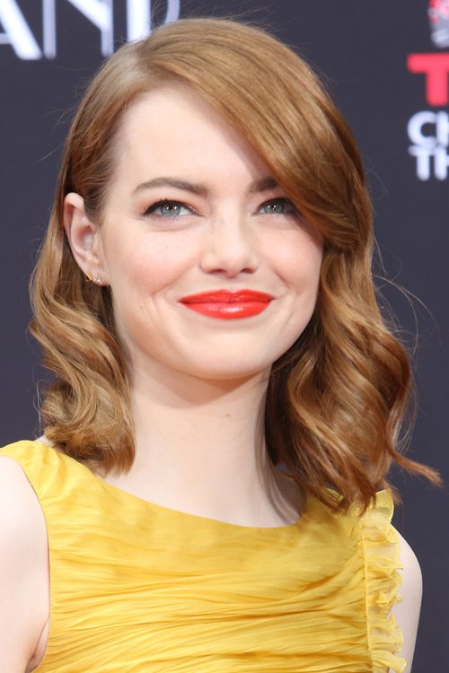 Emma Stone Wavy Ginger Barrel Curls, Bob Hairstyle | Steal Her Style