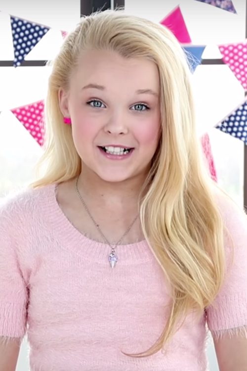 Jojo Siwa S Hairstyles Amp Hair Colors Steal Her Style Page 2