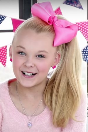 JoJo Siwa's Hairstyles & Hair Colors | Steal Her Style | Page 2