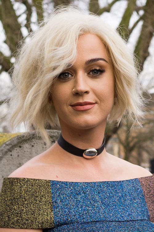 Katy Perry Wavy Platinum Blonde Bob Shaggy Bob Hairstyle Steal Her Style