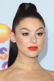 Kira Kosarin's Hairstyles & Hair Colors | Steal Her Style