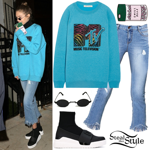 Gigi Hadid: MTV Sweatshirt, Frayed Jeans | Steal Her Style