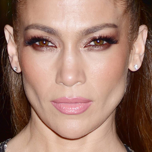 Jennifer Lopez Makeup: Charcoal Eyeshadow & Nude Lipstick | Steal Her Style