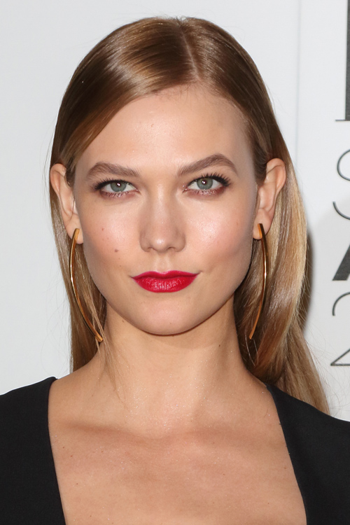 Karlie Kloss Straight Light Brown Hairstyle | Steal Her Style