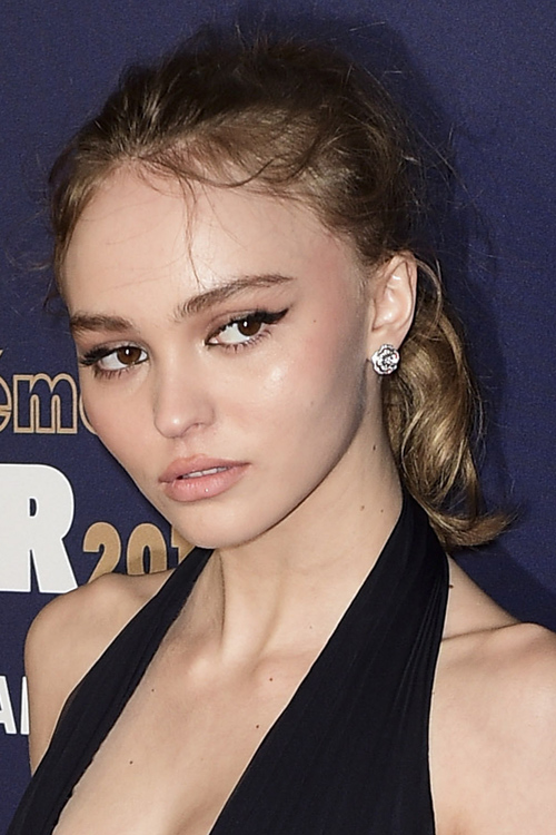 Lily Rose Depp Wavy Light Brown High Ponytail, Ponytail Hairstyle ...