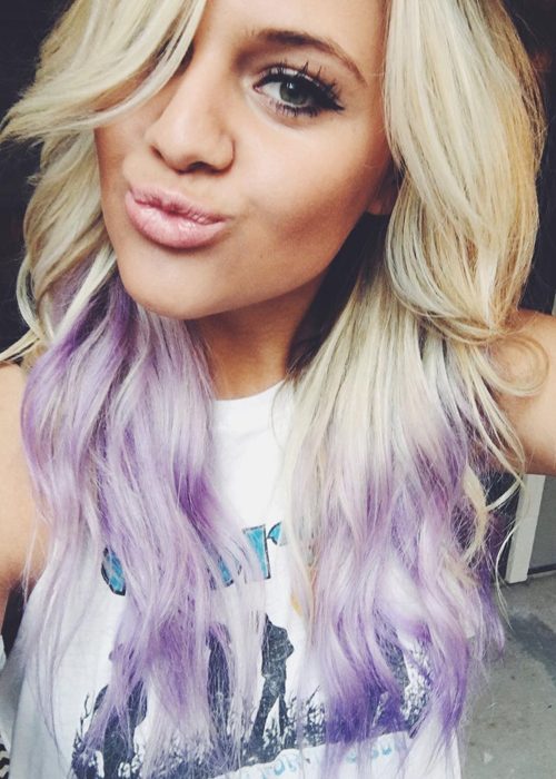 Kelsea Ballerini Wavy Platinum Blonde Long Layers, Ombré, Two-Tone  Hairstyle | Steal Her Style