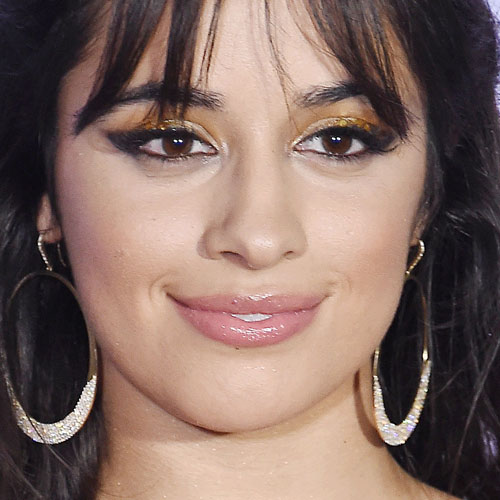 Camila Cabello Makeup: Black Eyeshadow, Taupe Eyeshadow & Coral ...