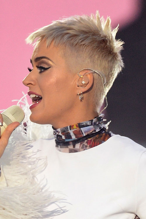 Katy Perry Straight Ash Blonde Pixie Cut Hairstyle | Steal ...