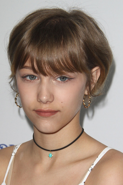 Grace Vanderwaal Straight Light Brown Bob Curved Bangs Hairstyle Steal Her Style 