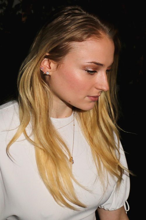 Sophie Turner S Hairstyles Hair Colors Steal Her Style
