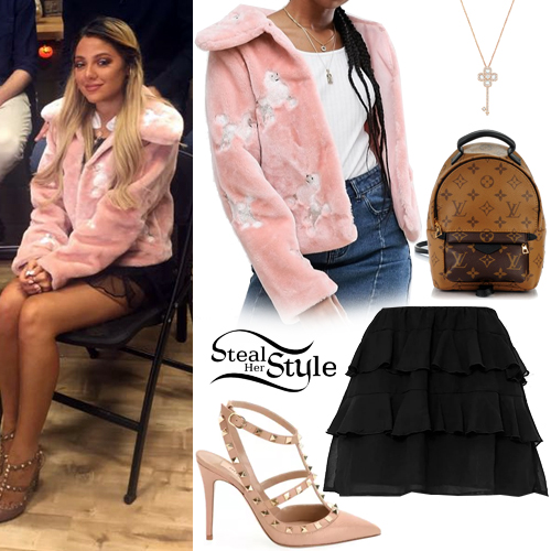 kighul Varme Wardian sag Gabriella DeMartino: Pink Fur Jacket, Studded Pumps | Steal Her Style
