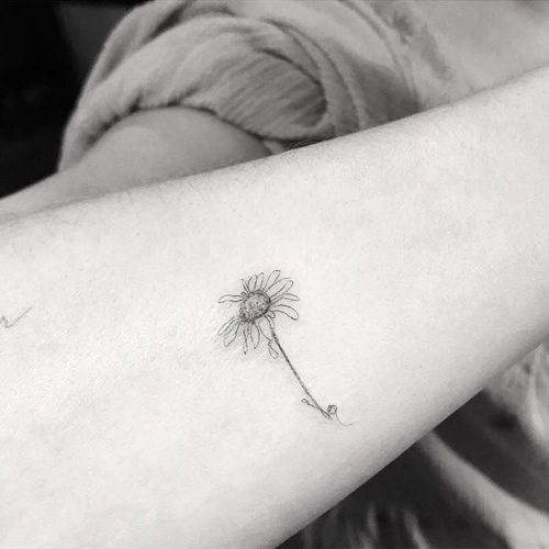 dakota johnson tattoo flower