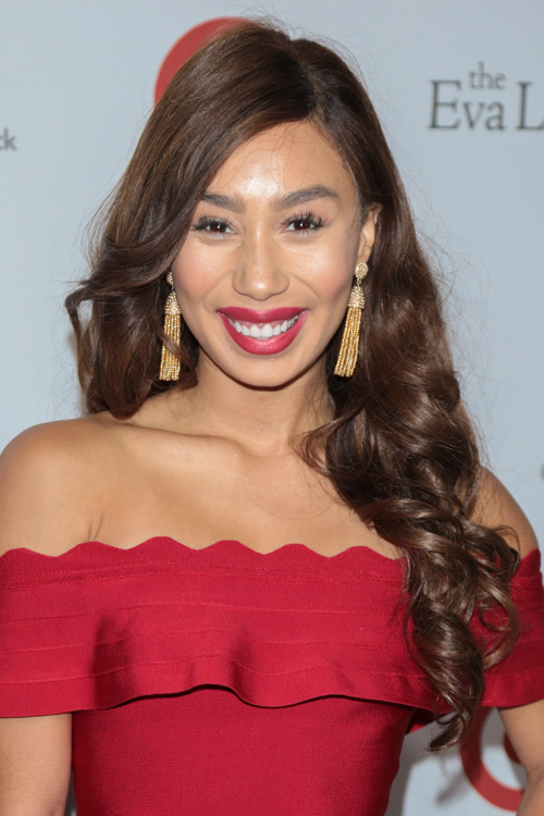 Eva Gutowski Wavy Dark Brown Barrel Curls, Side Part 