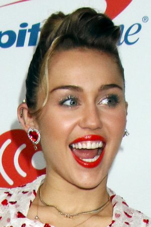 Miley Cyrus Hairstyles & Hair Colors | Steal Her Style