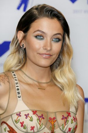 Paris Jackson's Hairstyles & Hair Colors | Steal Her Style