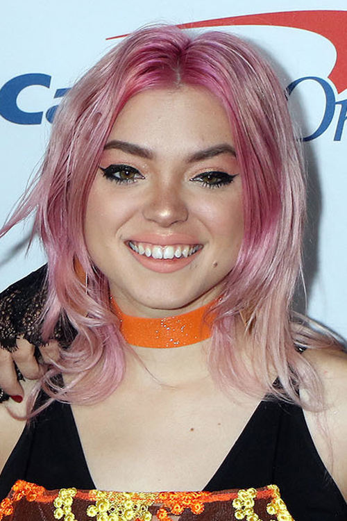 Rena Lovelis Hairstyles & Hair Colors | Steal Her Style