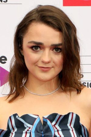 Maisie Williams Hairstyles & Hair Colors | Steal Her Style