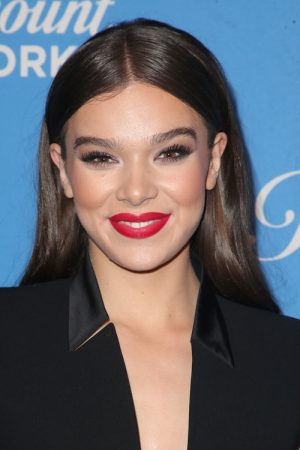 Hailee Steinfeld's Hairstyles & Hair Colors | Steal Her Style