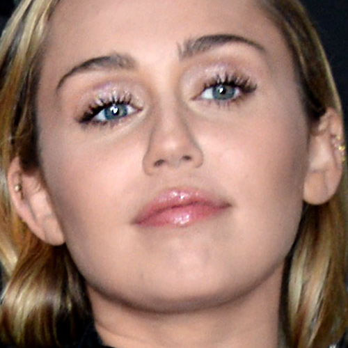 Miley Cyrus Makeup Beige Eyeshadow Black Eyeshadow