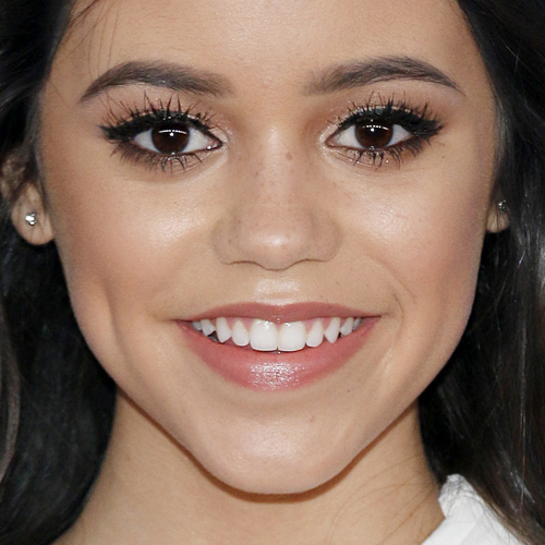 Jenna Ortega Makeup Black Eyeshadow, Brown Eyeshadow, Gold Eyeshadow