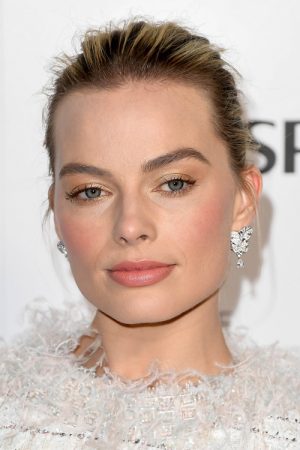 Margot Robbie's Hairstyles & Hair Colors | Steal Her Style