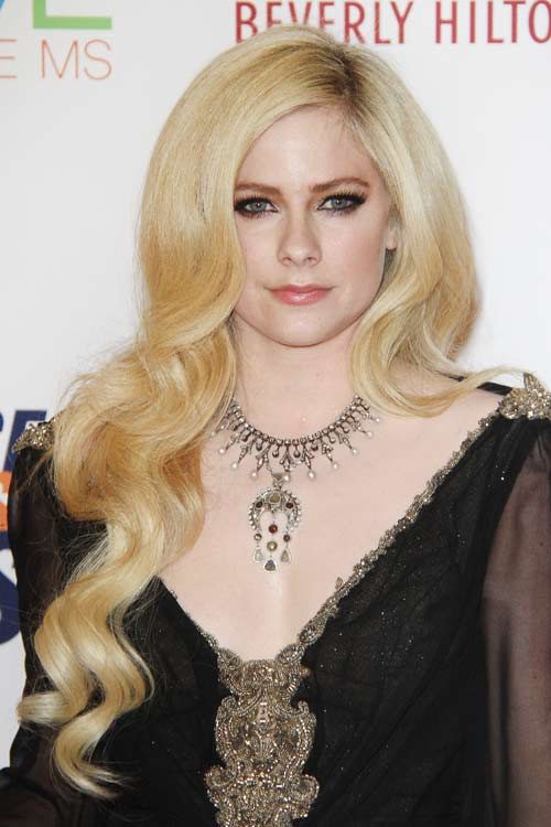 avril lavigne hairstyle