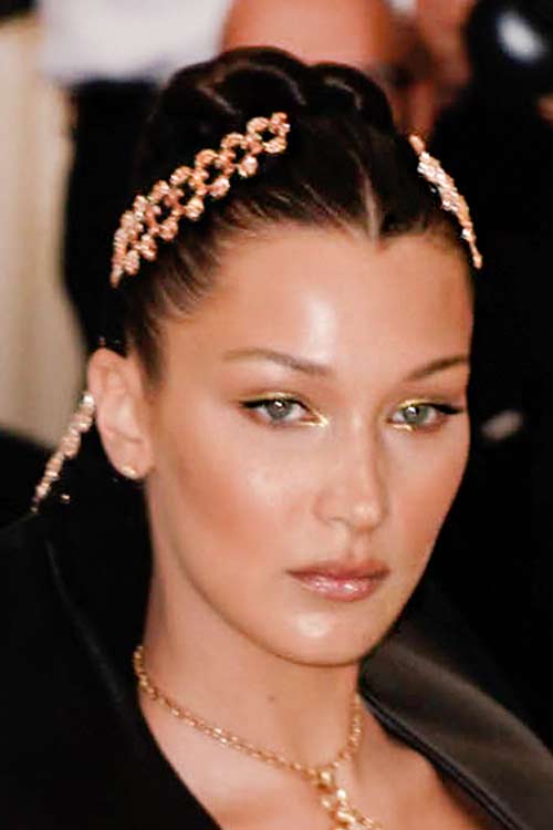 Bella Hadid S Hairstyles Hair Colors Steal Her Style