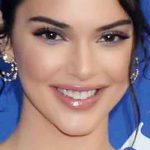 Kendall Jenner flaunts $1100 Prada flame heels while filming KUWTK  Kendall  jenner street style, Kendall jenner estilo, Roupas kendall jenner
