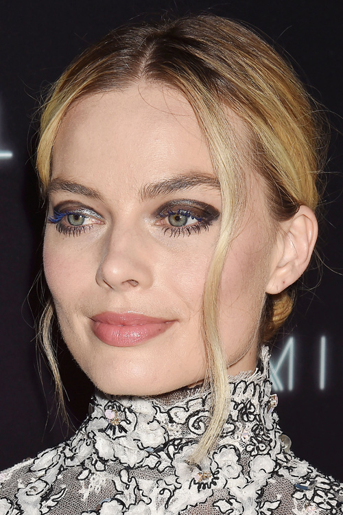 Margot Robbie Platinum Hair 