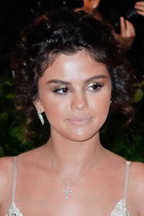 Selena Gomez's Hairstyles & Hair Colors | Steal Her Style