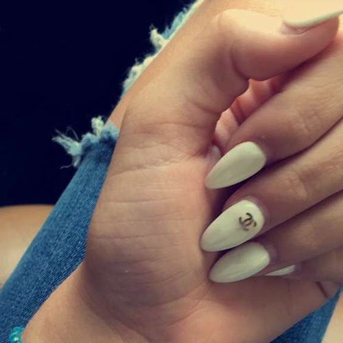 119 Celebrity Nail Art Photos with Charms