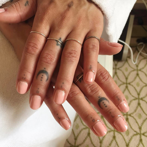 Zoë Kravitz's Nail Polish & Nail Art Steal Her Style