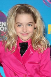 Mckenna Grace's Hairstyles & Hair Colors | Steal Her Style