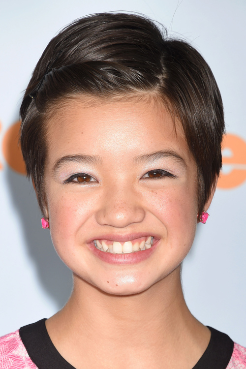 Peyton Elizabeth Lee Straight Dark Brown Pixie Cut 