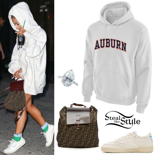 Ariana Grande: Knicks Sweatshirt, Grey Joggers