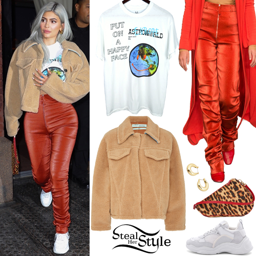 Kylie Jenner Clothes & Outfits | Page 31 of 61 | Steal Her Style | Page 31