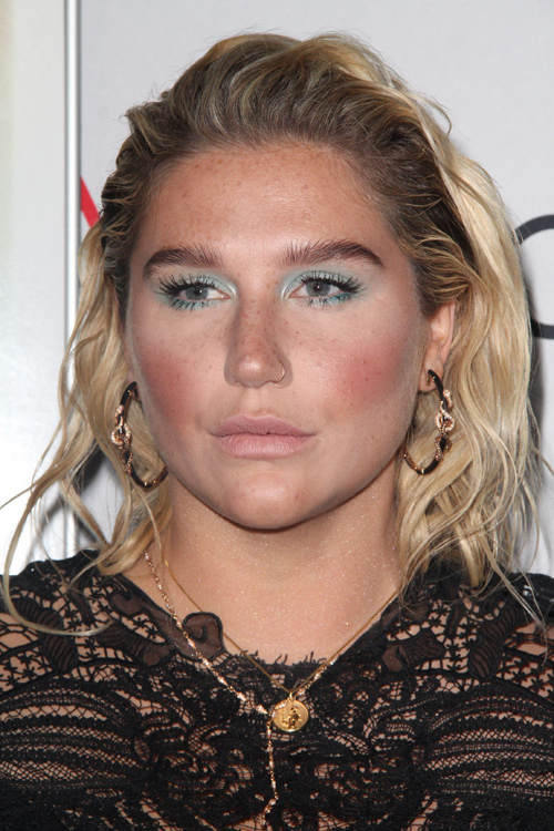 Kesha Wavy Light Brown, Platinum Blonde Dark Roots Hairstyle Steal