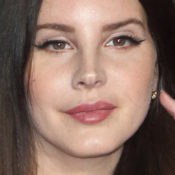 Lana Del Rey Makeup: Black Eyeshadow, Nude Eyeshadow & Pale Pink ...