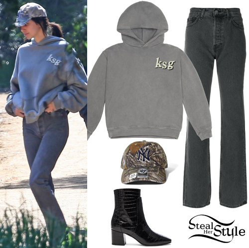 Kendall Jenner: Grey Hoodie, Straight Jeans