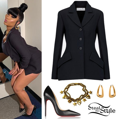 Nicki Minaj: Black Blazer, Pointed Pumps | Steal Her Style